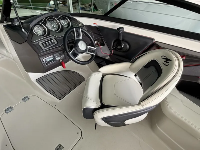 Slide: The Image of Monterey 234SS Super Sport 2014 - 6331526