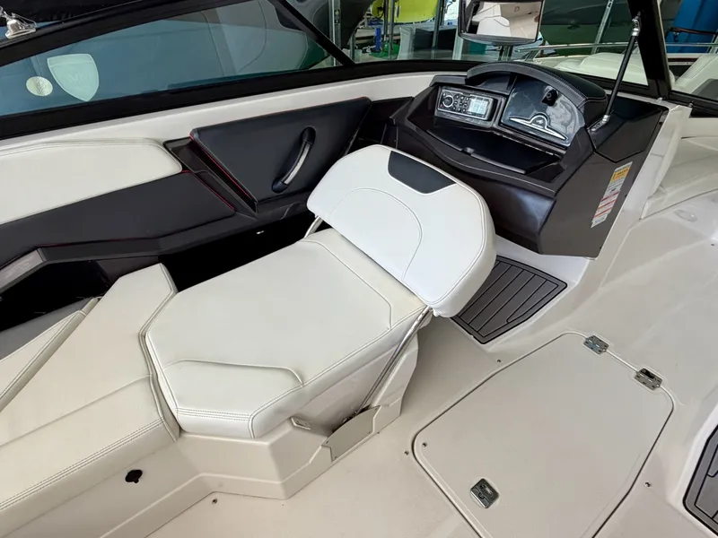 Slide: The Image of Monterey 234SS Super Sport 2014 - 6331536
