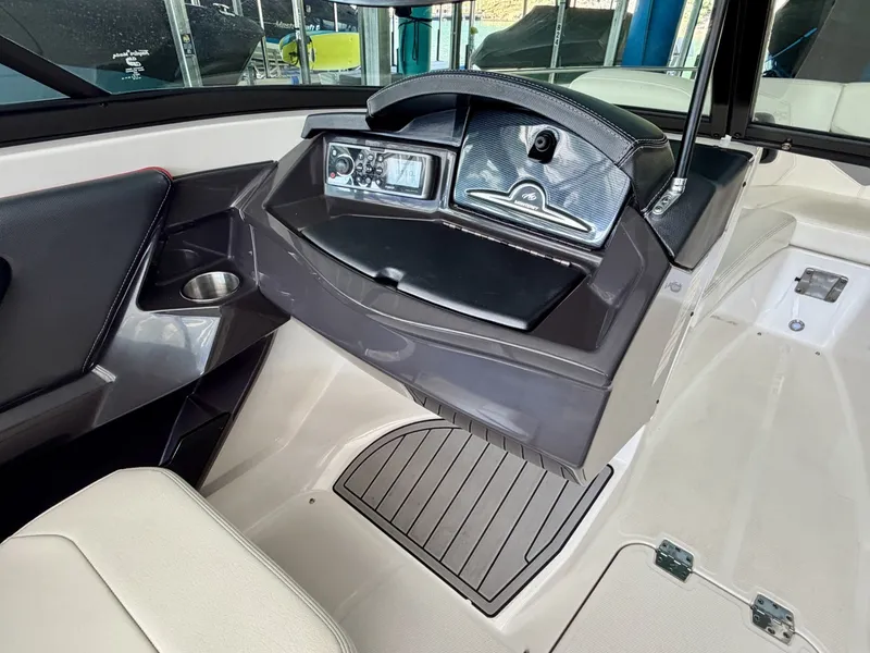 Slide: The Image of Monterey 234SS Super Sport 2014 - 6331537