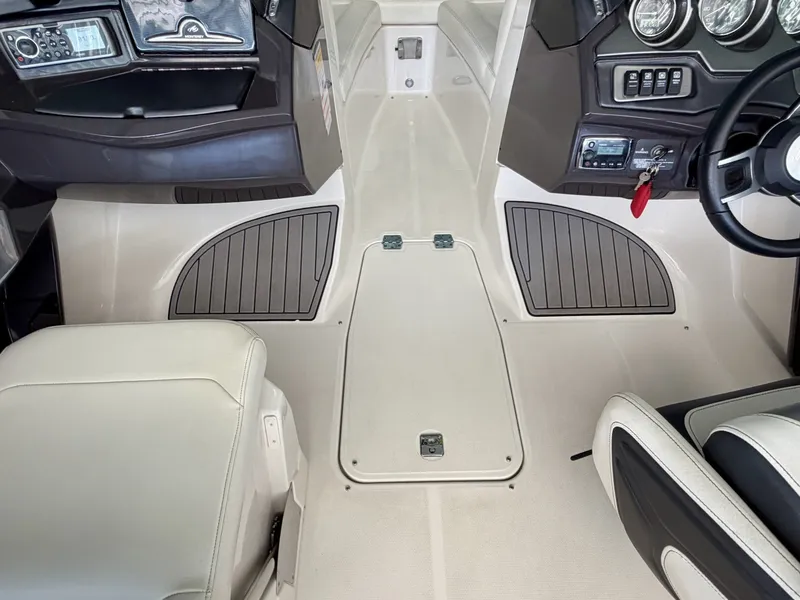 Slide: The Image of Monterey 234SS Super Sport 2014 - 6331541