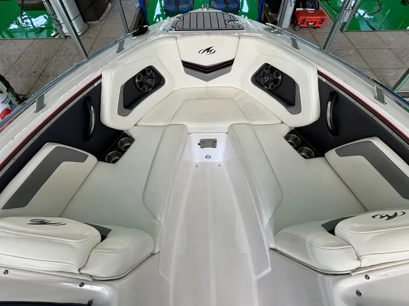 Slide: The Image of Monterey 234SS Super Sport 2014 - 6331548