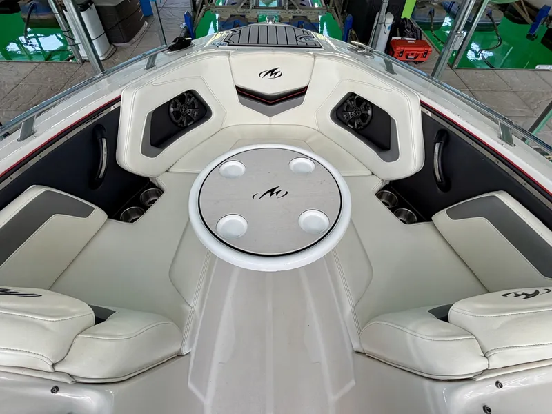 Slide: The Image of Monterey 234SS Super Sport 2014 - 6331551