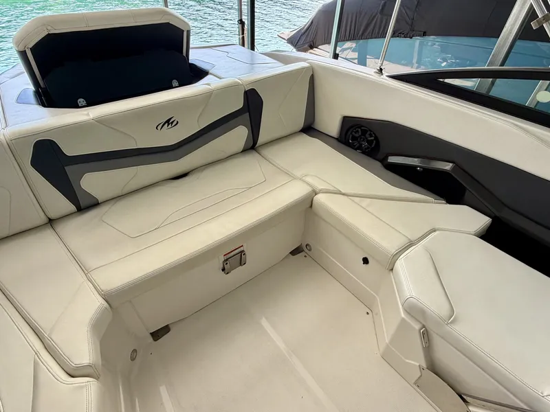 Slide: The Image of Monterey 234SS Super Sport 2014 - 6331563
