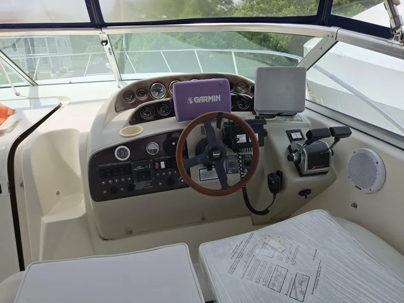 Slide: The Image of Rinker 330 Fiesta Vee 1999 - 6403549