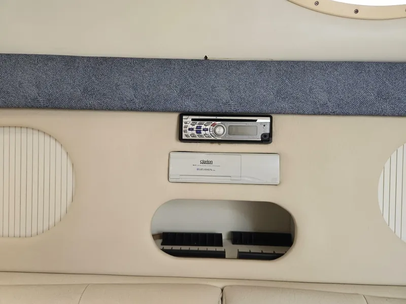 Slide: The Image of Rinker 330 Fiesta Vee 1999 - 6403421