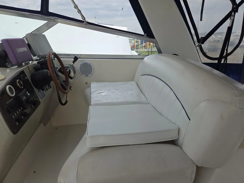 Slide: The Image of Rinker 330 Fiesta Vee 1999 - 6403547