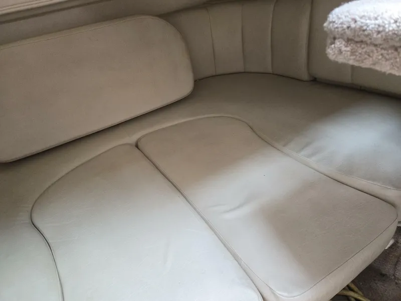 Slide: The Image of Rinker 330 Fiesta Vee 1999 - 6403423