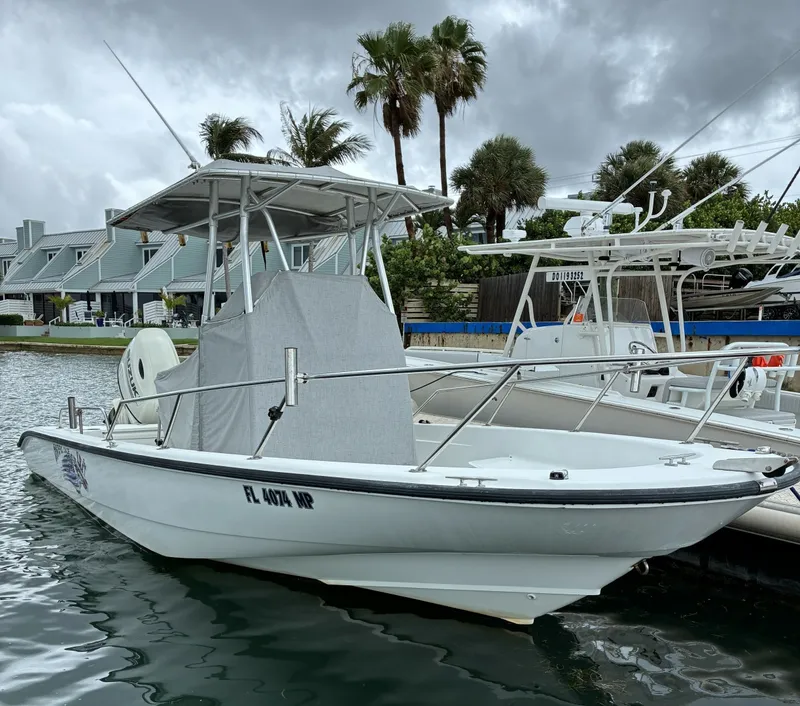 The Image of Boston Whaler 220 Dauntless 2004 - 6332592