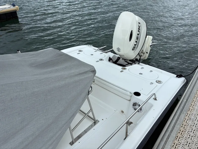 Slide: The Image of Boston Whaler 220 Dauntless 2004 - 6332602