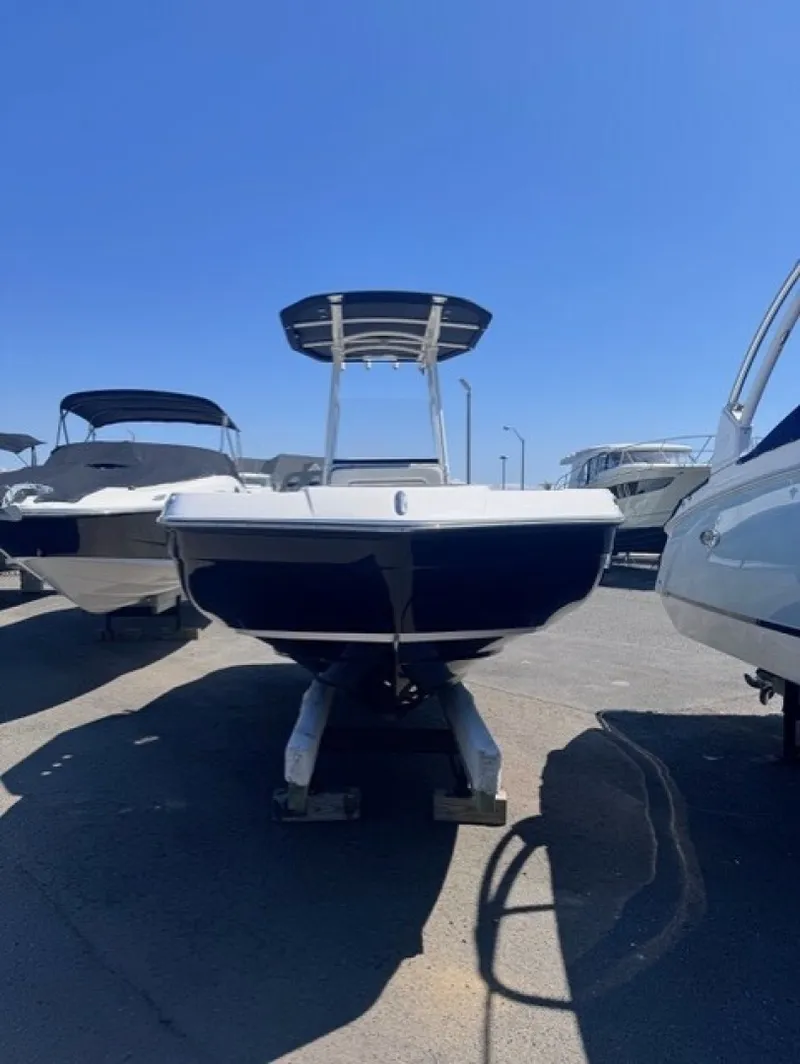 Slide: The Image of Yamaha 210 FSH Sport 2022 - 6335352