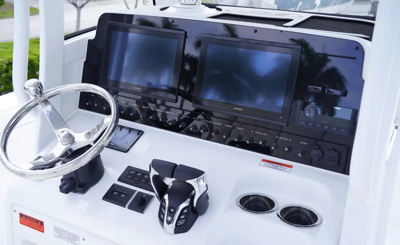 Slide: The Image of Sea Hunt Gamefish 27FS 2026 - 6335595