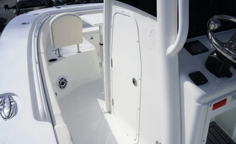 Slide: The Image of Sea Hunt Gamefish 27FS 2026 - 6335580