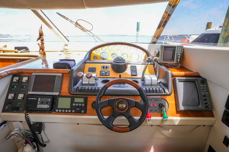 Slide: The Image of Sunseeker Manhattan 48 1997 - 6395215