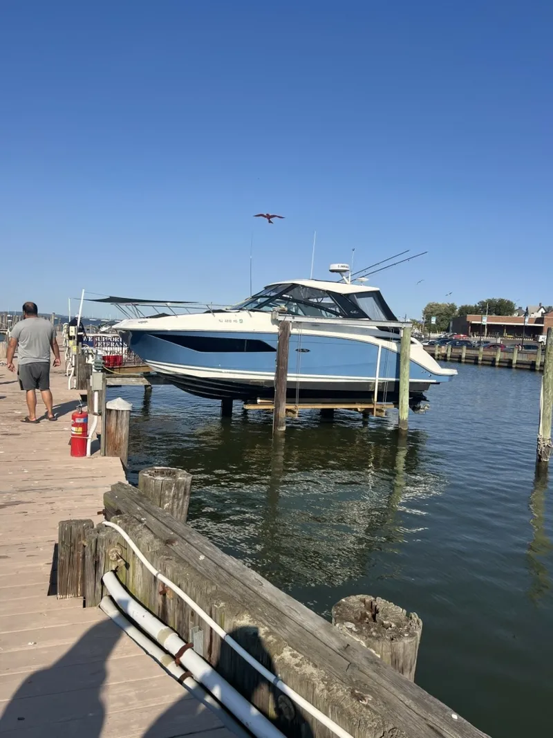 The Image of Sea Ray Sundancer 320 2023 - 6335669