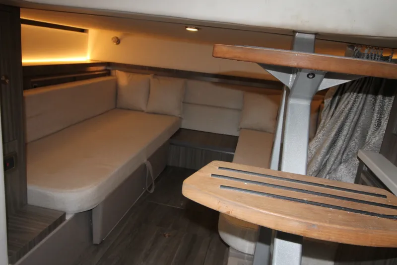 Slide: The Image of Sea Ray Sundancer 320 2023 - 6335682