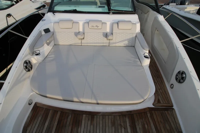 Slide: The Image of Sea Ray Sundancer 320 2023 - 6335677