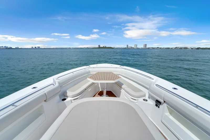 Slide: The Image of Boston Whaler 380 Outrage 2020 - 6337835