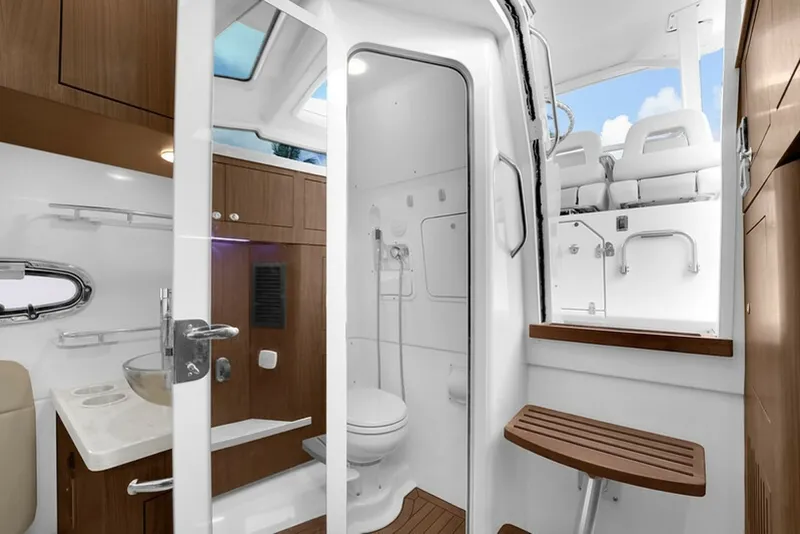 Slide: The Image of Boston Whaler 380 Outrage 2020 - 6337867