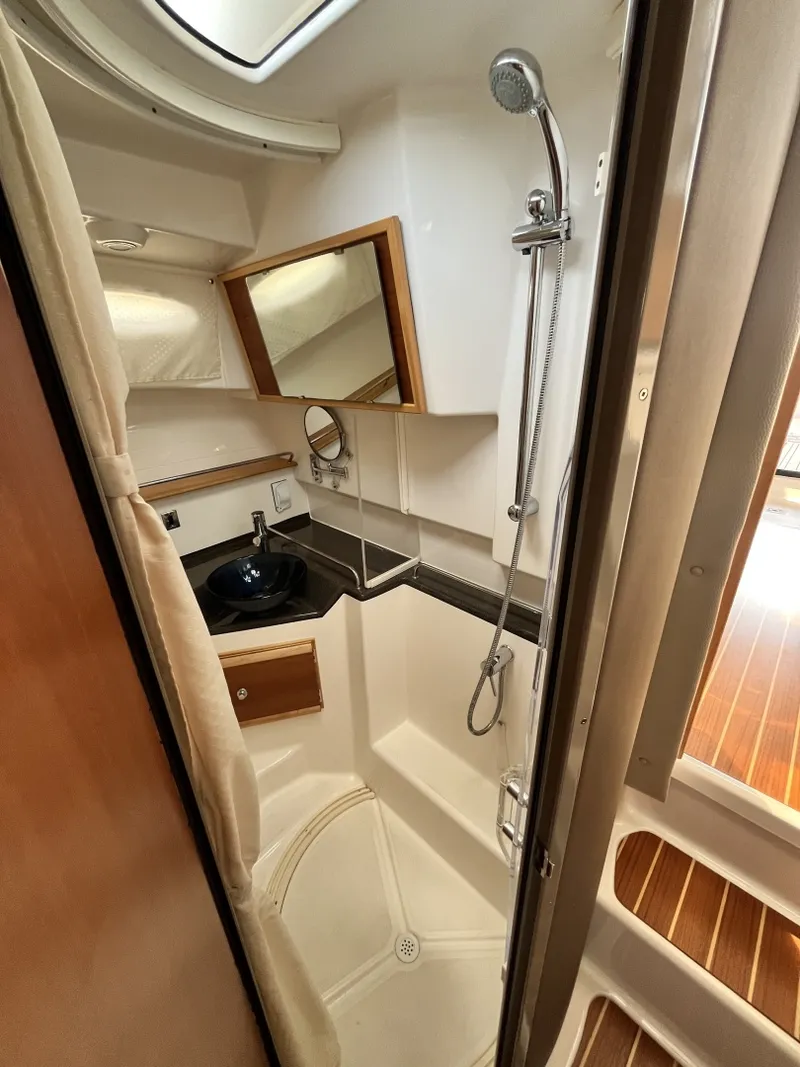 Slide: The Image of Cutwater 32 Coupe 2023 - 6347017
