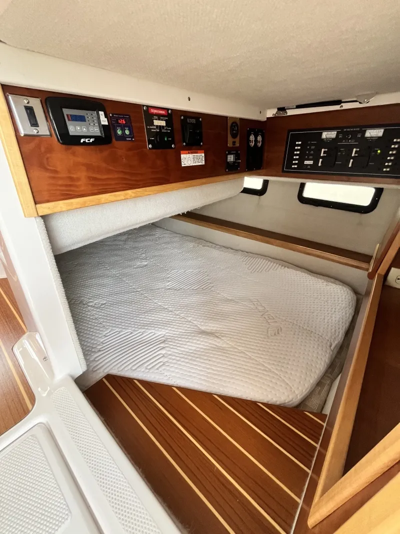 Slide: The Image of Cutwater 32 Coupe 2023 - 6347015