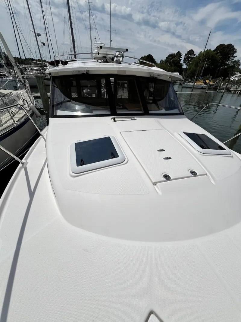 Slide: The Image of Cutwater 32 Coupe 2023 - 6347026