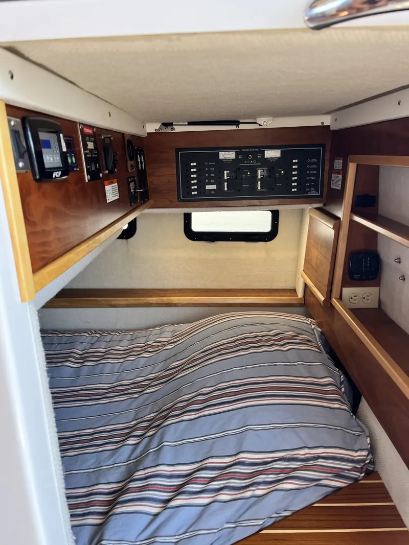 Slide: The Image of Cutwater 32 Coupe 2023 - 6546764