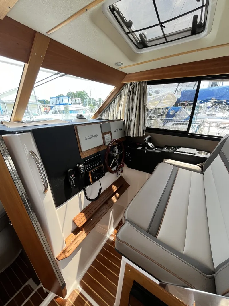 Slide: The Image of Cutwater 32 Coupe 2023 - 6347021