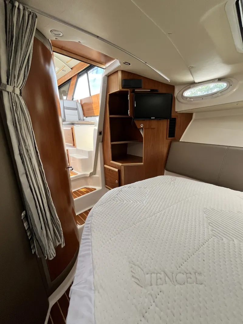Slide: The Image of Cutwater 32 Coupe 2023 - 6347018