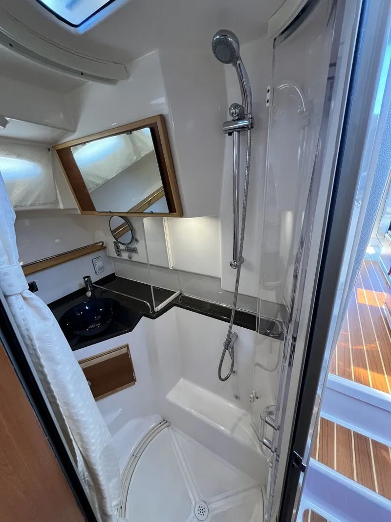 Slide: The Image of Cutwater 32 Coupe 2023 - 6546762