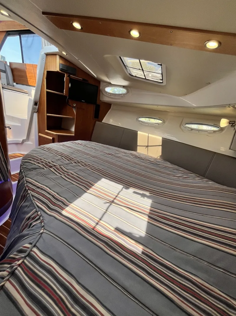 Slide: The Image of Cutwater 32 Coupe 2023 - 6546760