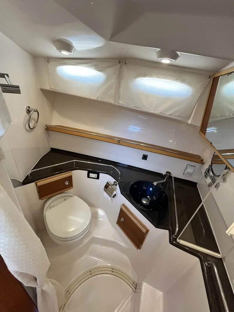 Slide: The Image of Cutwater 32 Coupe 2023 - 6546763