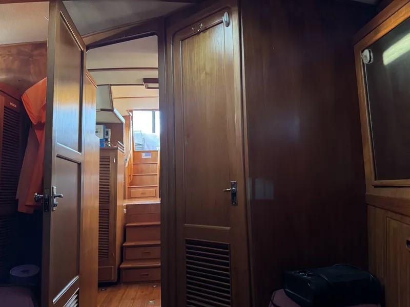 Slide: The Image of President 37 Sundeck 1987 - 6337913