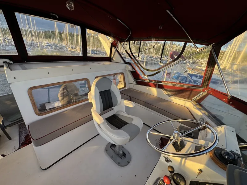 Slide: The Image of President 37 Sundeck 1987 - 6337939