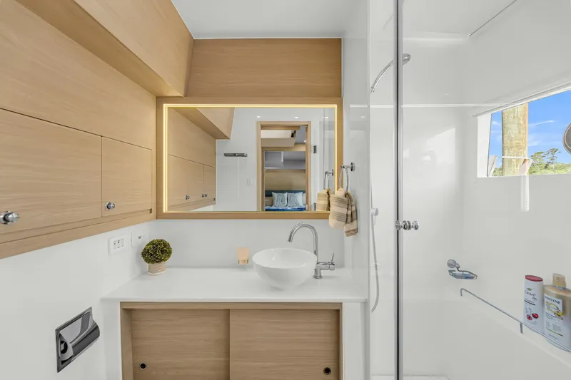 Slide: The Image of Aquila 54 Yacht 2025 - 6564774