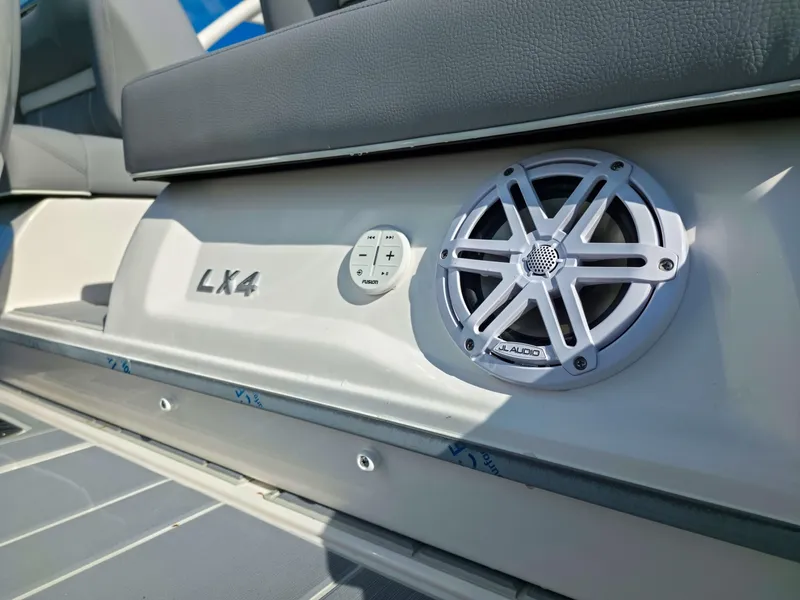 Slide: The Image of Regal LX4 2027 - 7509428