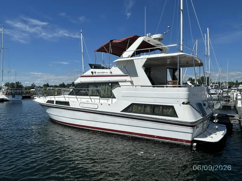 Slide: The Image of 44' High Tech port aft profile - 6348461