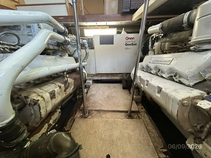 Slide: The Image of 44' High Tech engine room aft - 6348422
