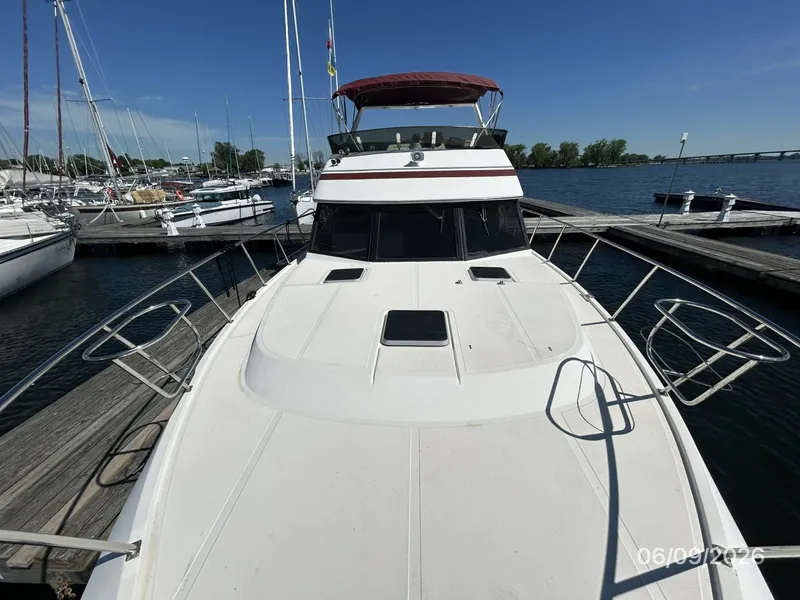 Slide: The Image of 44' High Tech foredeck aft - 6348434