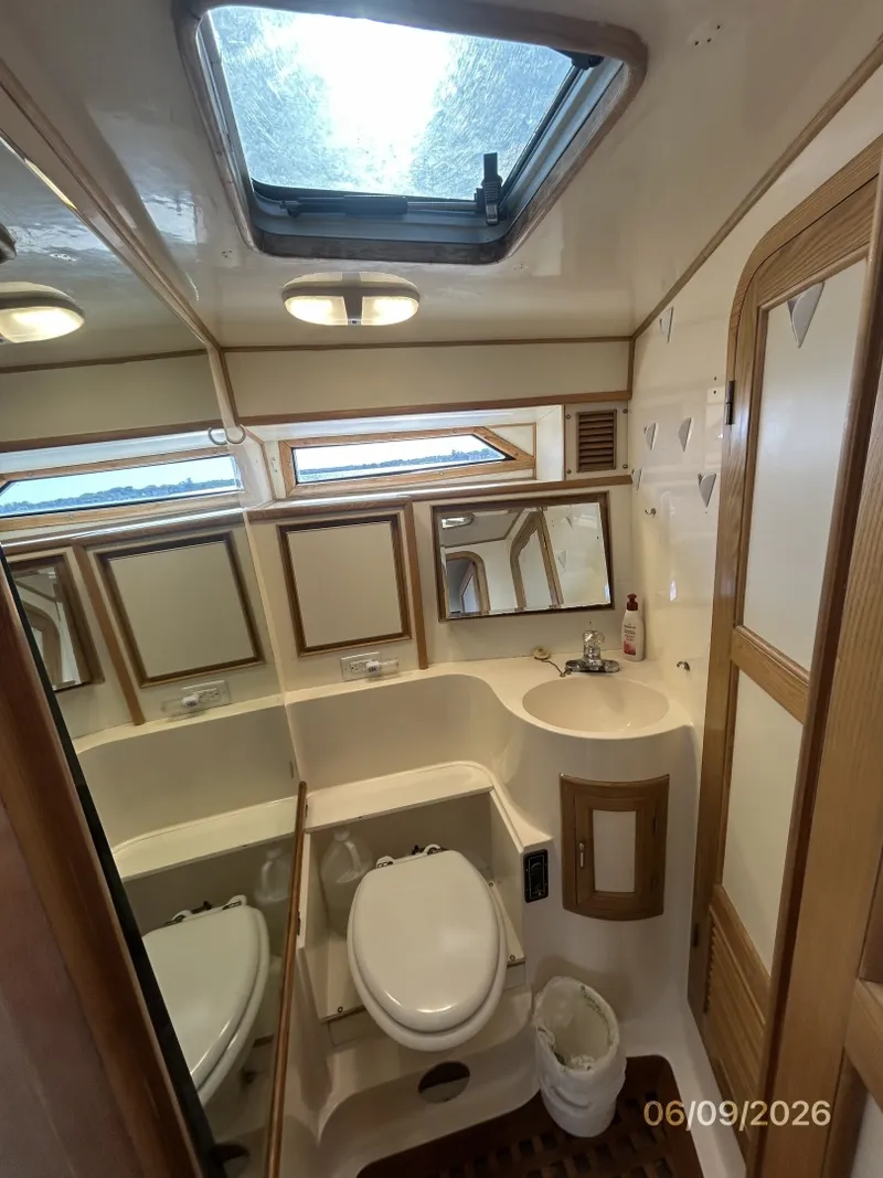 Slide: The Image of 44' High Tech guest stateroom head - 6348448