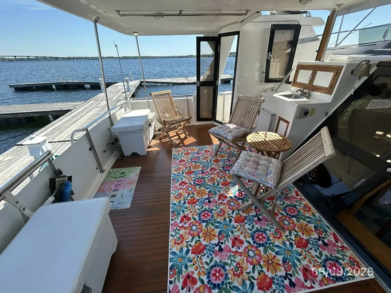 Slide: The Image of 44' High Tech sundeck port - 6348484