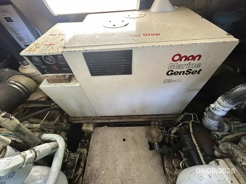 Slide: The Image of 44' High Tech generator sound box - 6348446