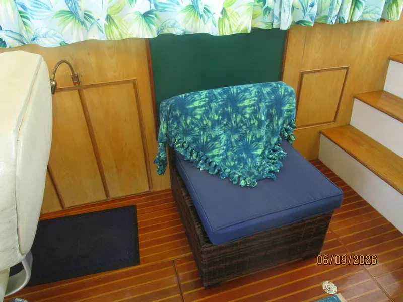 Slide: The Image of 44' High Tech salon starboard seating - 6348474
