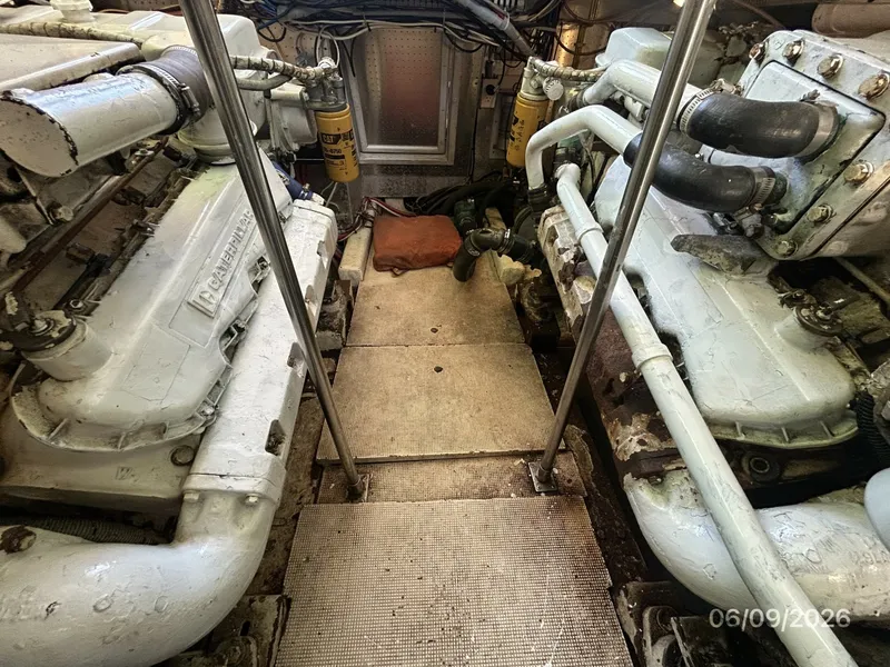 Slide: The Image of 44' High Tech engine room forward - 6348423