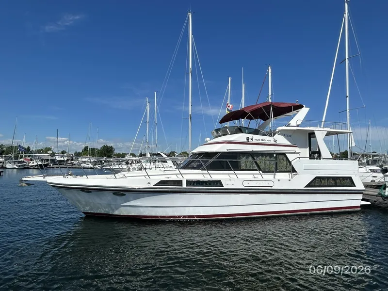 The Image of 44' High Tech port forward profile - 6348462