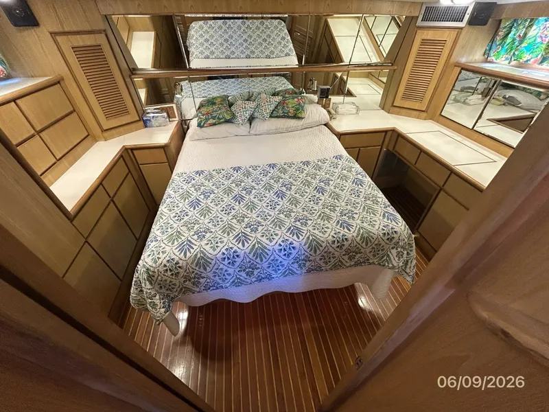 Slide: The Image of 44' High Tech master stateroom - 6348457