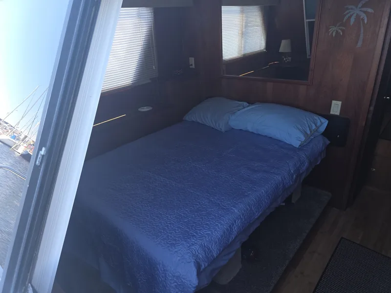 Slide: The Image of Blue Water Coastal Cruiser 1986 - 6347241