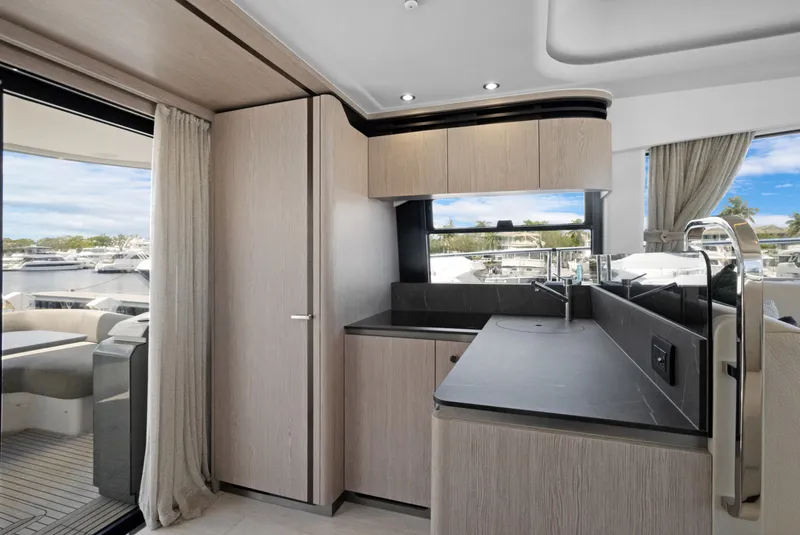 Slide: The Image of Azimut FLY 53 2025 - 6347279