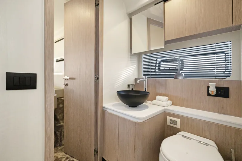 Slide: The Image of Azimut FLY 53 2025 - 6347304