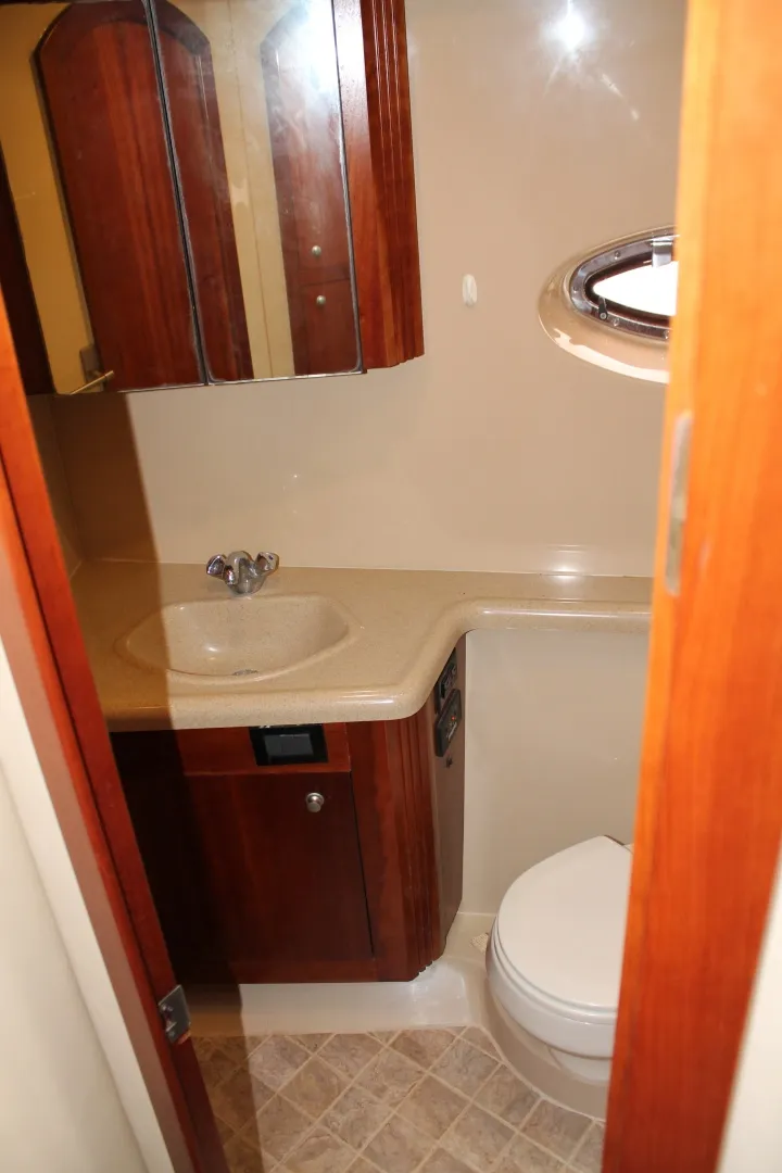 Slide: The Image of Guest Head - 6347852
