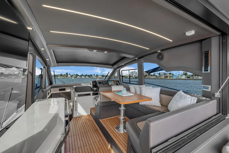 Slide: The Image of Galeon 425 HTS 2023 - 6348358